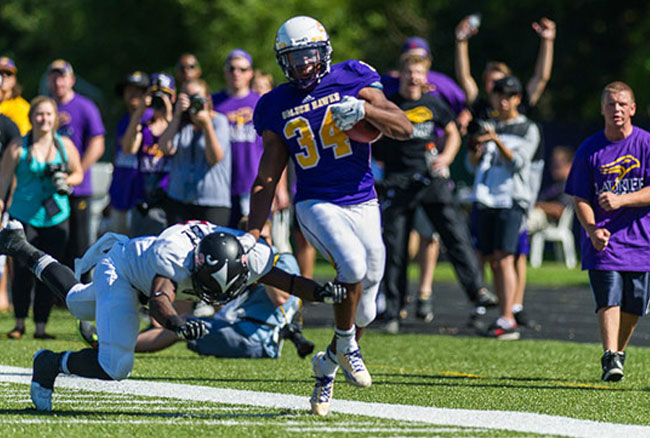 Laurier dominates Carleton on Homecoming