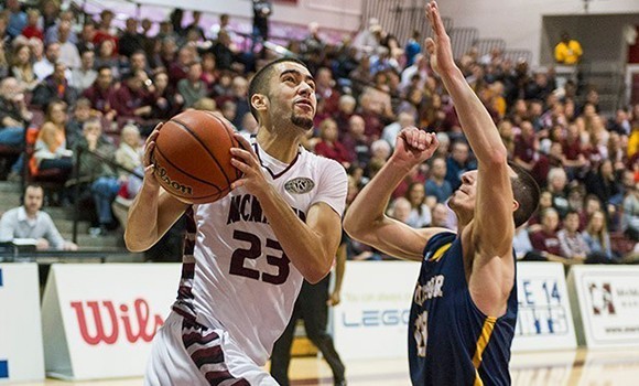 MEN'S BASKETBALL ROUNDUP: Marauders edge Windsor 70-68 in showdown for first place
