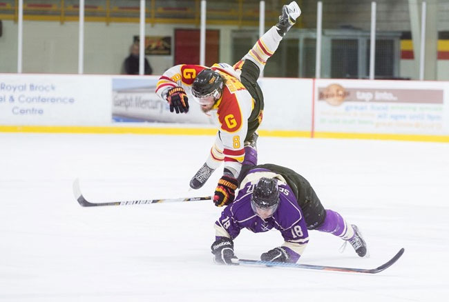 M-HOCKEY ROUNDUP: Gryphons help playoff hopes with 5-2 win over Mustangs
