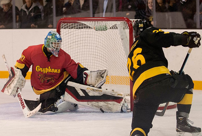 AROUND OUA: Badgers and Gryphons enter 2016-17 men's hockey season with wins over Lions and Warriors