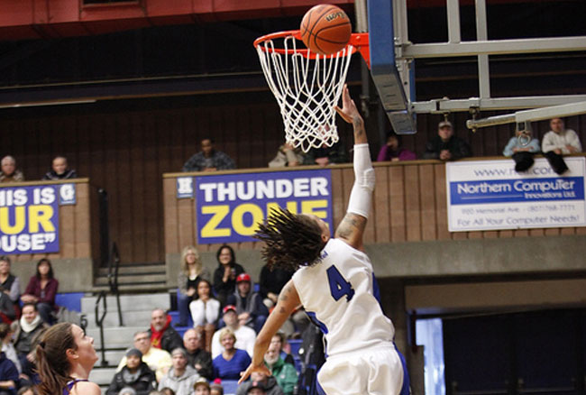 W-BASKETBALL PLAYOFF ROUNDUP: Williams drops 42 as Lakehead cruises past Western