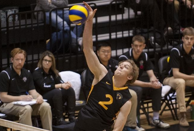 AROUND OUA: Warriors take Marauders to the brink, fall in five sets