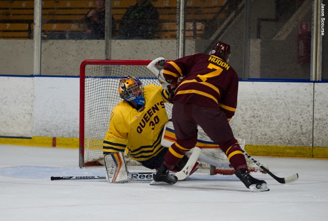 Concordia scores late to defeat Gaels, game three goes Sunday night in Montreal