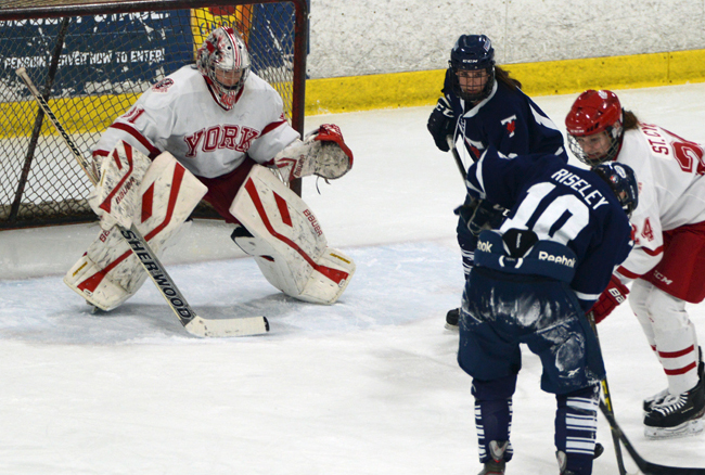 AROUND OUA: Lee makes 43 saves in upset win over No. 2 Varsity Blues