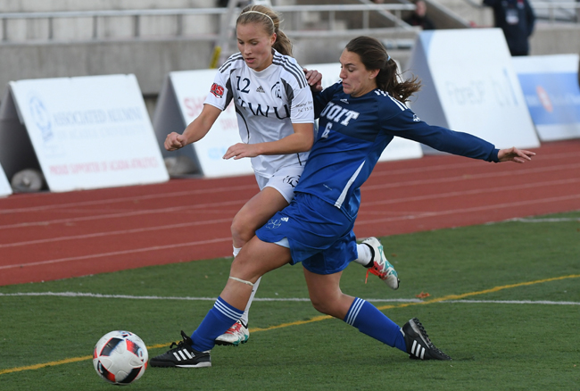 UOIT eliminates Trinity Western Spartans in 1-0 OT win at CIS women's soccer championship
