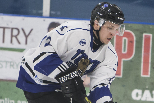 UOIT men's hockey ranked in CIS Top 10 for first time in program history