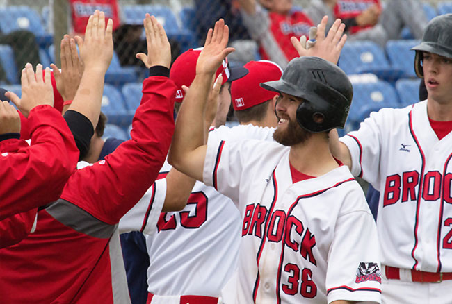 Brock ends regular season with 17-1 record after 5-4 win over Queen's