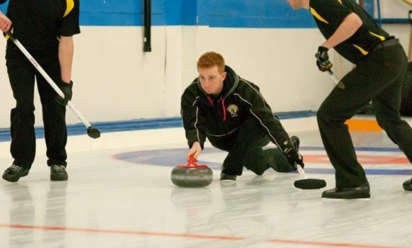 Western women, Waterloo men look to reclaim titles at OUA curling championship