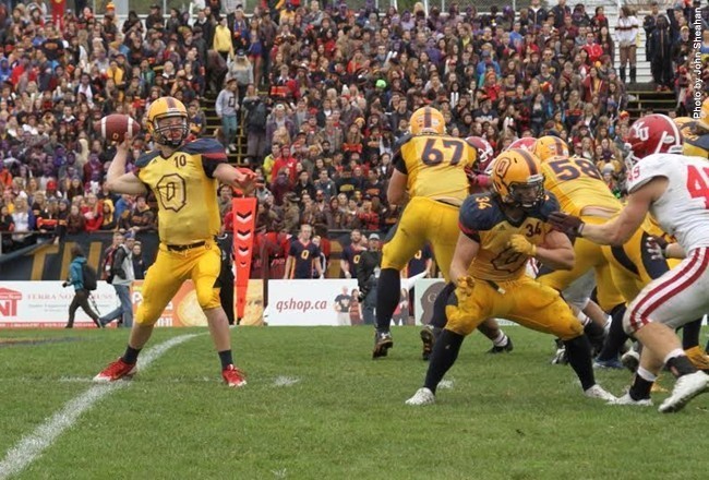 Gaels offence explodes for 57-10 Homecoming victory against York