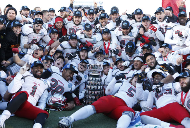 Gryphons down Mustangs 23-17, claim first Yates Cup in 19 years