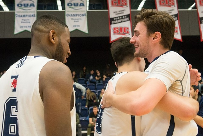 Blues win big in OUA playoff showdown with Thunderwolves