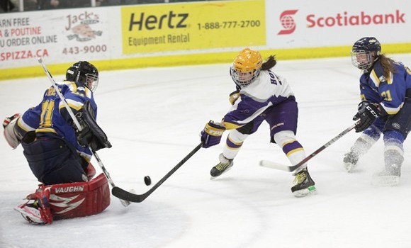 CIS WOMEN'S HOCKEY CHAMPIONSHIP: Laurier downs Moncton 6-0