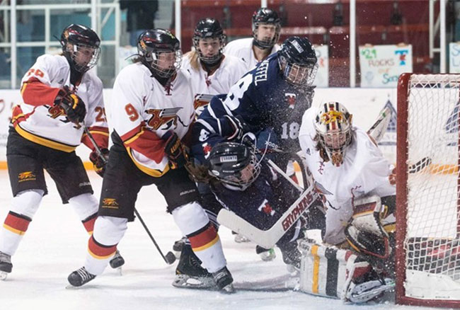W-HOCKEY PLAYOFF ROUNDUP: Varsity Blues force Game 3 with win against Gryphons