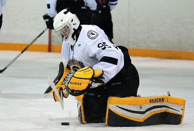 W-HOCKEY WEEKEND ROUNDUP: Sluys gets CIS-leading 6th shutout in Warriors win against Badgers