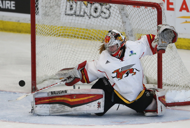 No. 1 Gryphons blank the Tommies at CIS women’s hockey championship